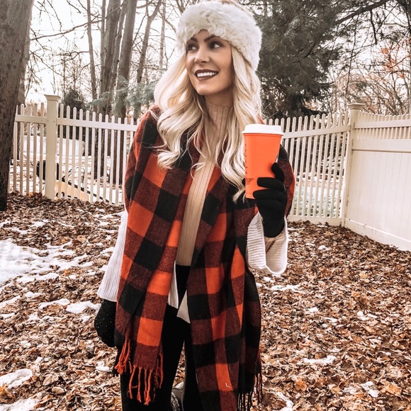 Meet your Posher, Madelyn Rose 🌹 - Picture 4 of 6